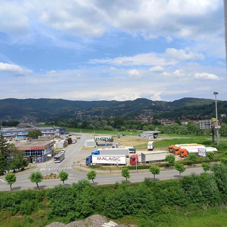 Apartman Tami Ντόμποϊ Εξωτερικό φωτογραφία