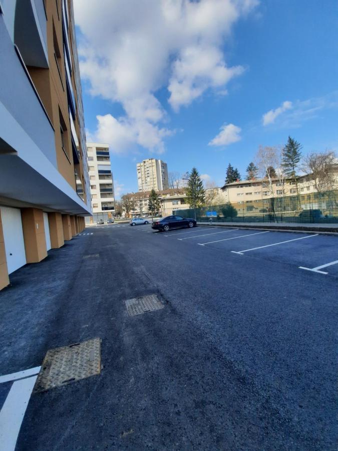 Apartman Tami Ντόμποϊ Εξωτερικό φωτογραφία